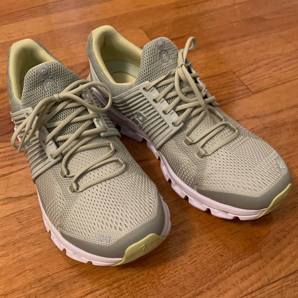 On Cloudswift Running Shoes